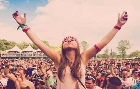 Indispensable en festival : le bracelet evenementiel